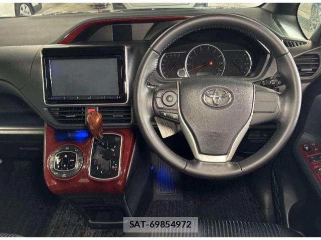 Toyota VOXY 2014-04 8054606-2