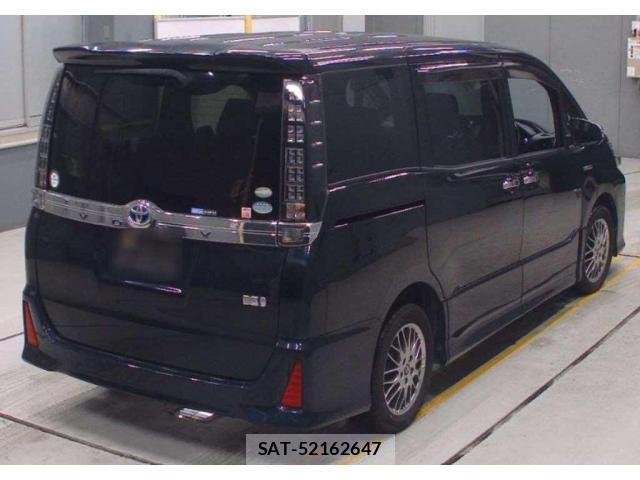 Toyota VOXY 2017-01 8054617-1