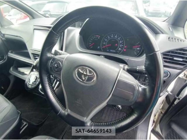 Toyota VOXY 2017-09 8054622-2
