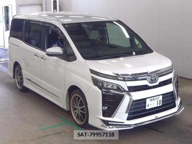 Toyota VOXY 2018-03 8054650-0
