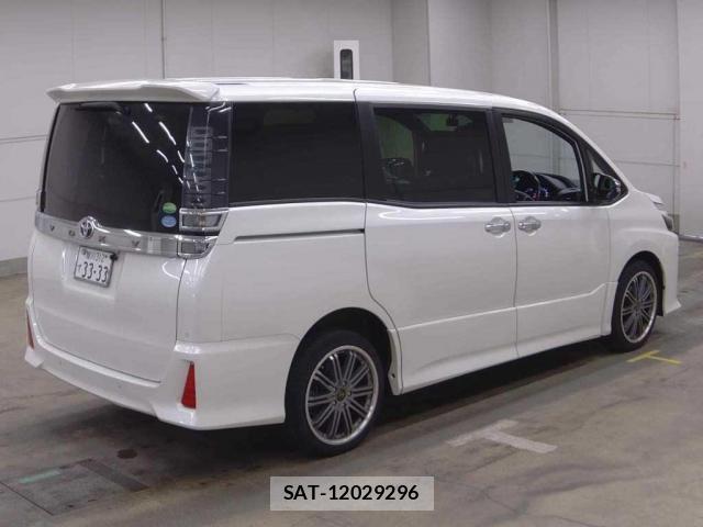 Toyota VOXY 2020-04 8054656-1