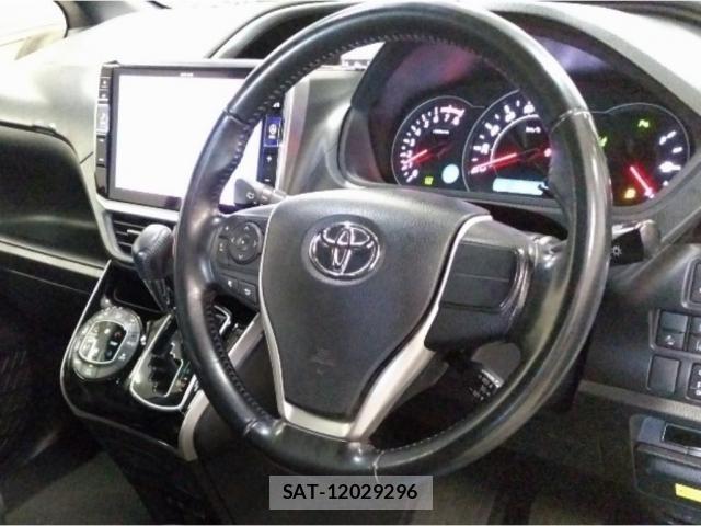 Toyota VOXY 2020-04 8054656-2
