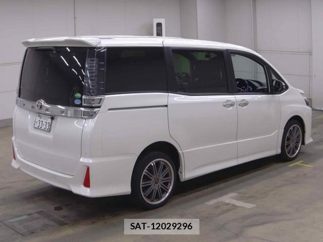 Toyota VOXY 2020-04 8054656-4