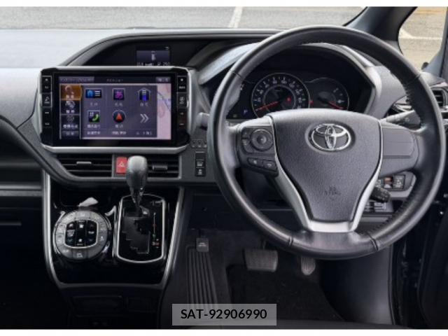 Toyota VOXY 2018 8054666-2
