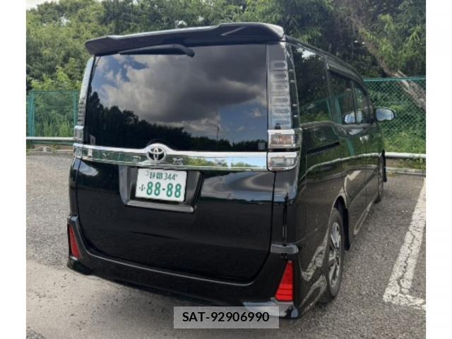Toyota VOXY 2018 8054666-4