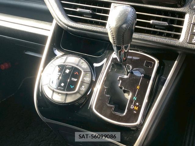Toyota VOXY 2018-10 8054846-15