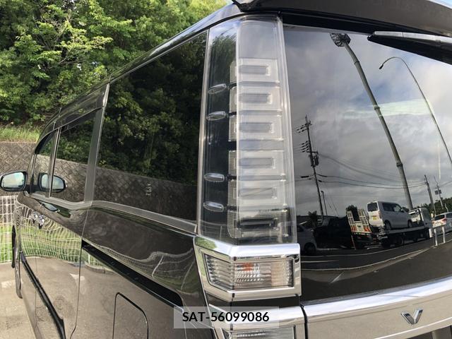 Toyota VOXY 2018-10 8054846-18