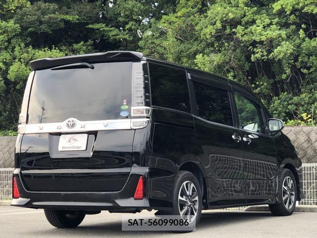 Toyota VOXY 2018-10 8054846-3