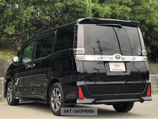 Toyota VOXY 2018-10 8054846-4