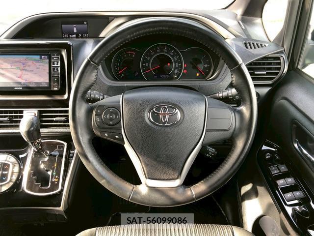Toyota VOXY 2018-10 8054846-8