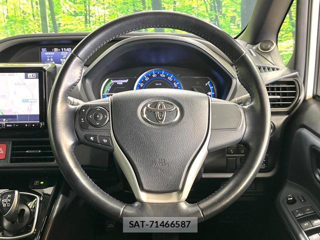 Toyota VOXY 2017-01 8054925-11
