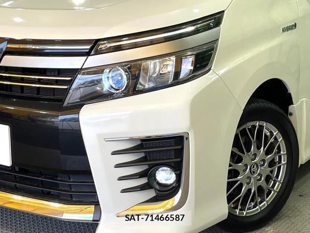 Toyota VOXY 2017-01 8054925-12