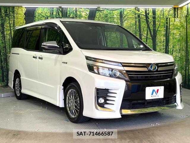 Toyota VOXY 2017-01 8054925-16