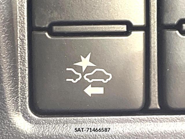 Toyota VOXY 2017-01 8054925-6