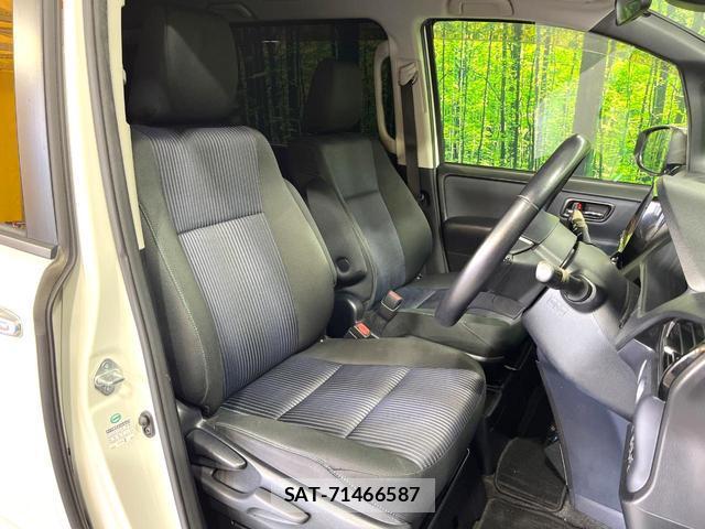 Toyota VOXY 2017-01 8054925-7
