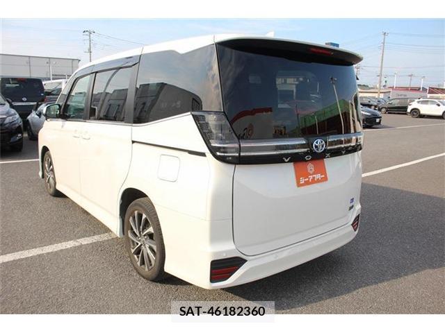 Toyota VOXY 2023-02 8054947-11