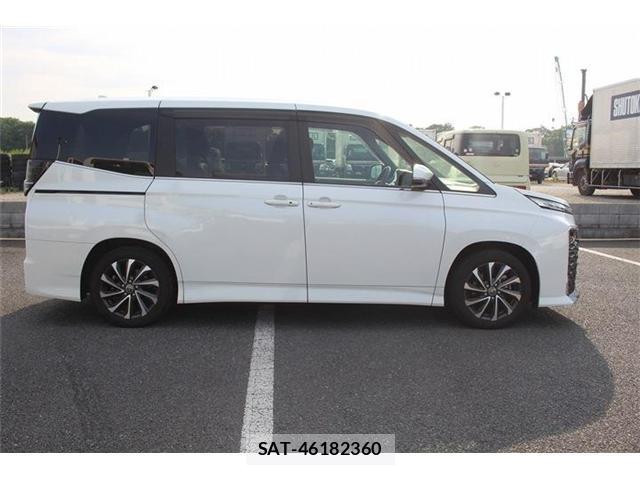 Toyota VOXY 2023-02 8054947-14