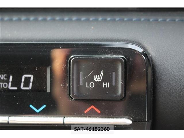 Toyota VOXY 2023-02 8054947-4