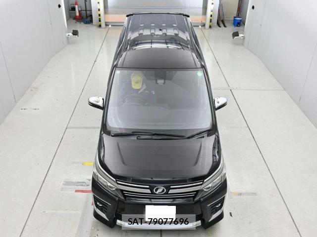 Toyota VOXY 2017-07 8055121-10