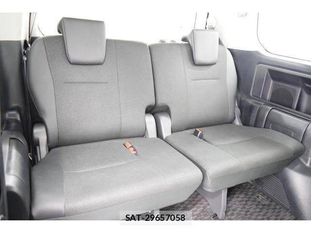 Toyota VOXY 2013-02 8055353-19