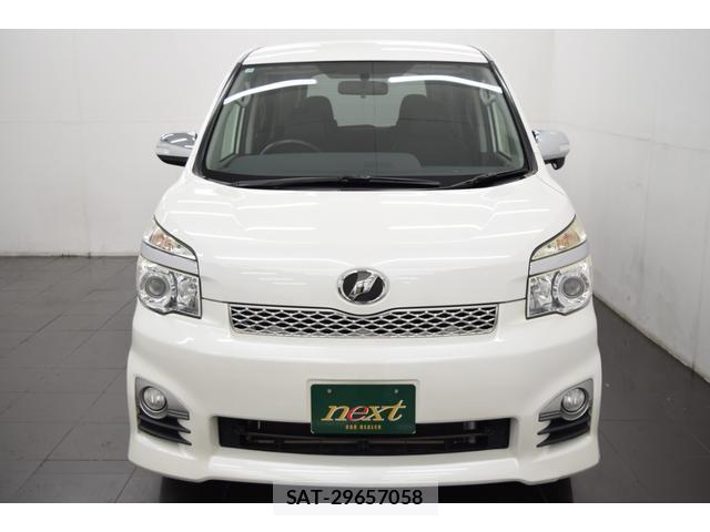 Toyota VOXY 2013-02 8055353-6