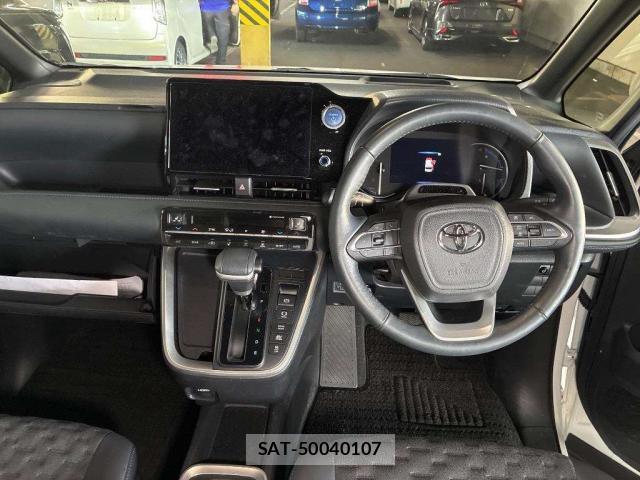Toyota VOXY 2022-11 8055418-2