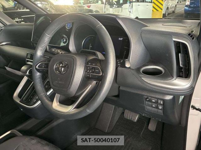 Toyota VOXY 2022-11 8055418-3