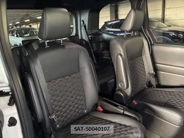 Toyota VOXY 2022-11 8055418-4