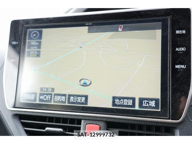 Toyota VOXY 2018-05 8055457-12