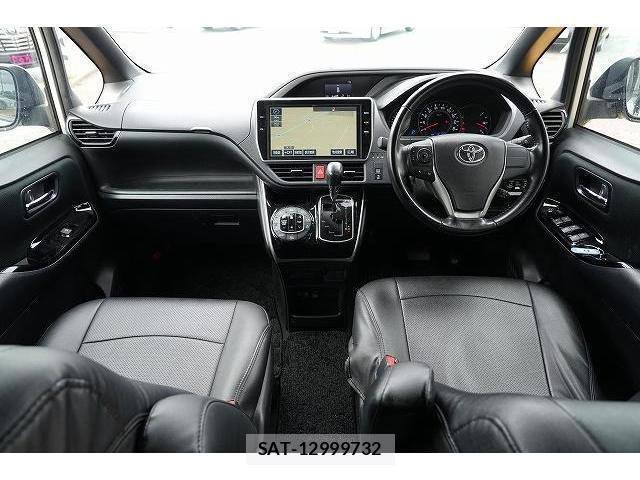 Toyota VOXY 2018-05 8055457-3