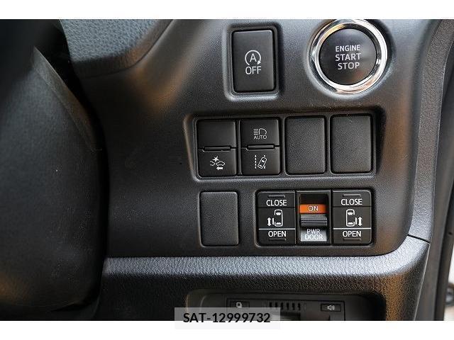 Toyota VOXY 2018-05 8055457-7