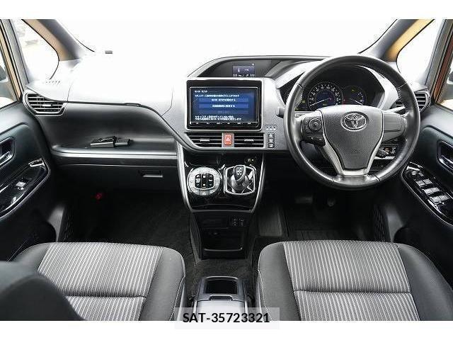 Toyota VOXY 2019-08 8055462-1