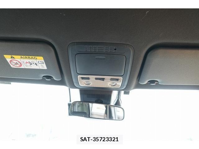 Toyota VOXY 2019-08 8055462-16