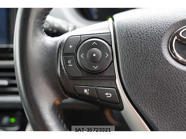 Toyota VOXY 2019-08 8055462-17
