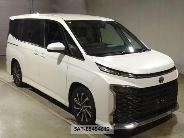 Toyota VOXY 2023-05 8055563-0