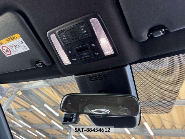 Toyota VOXY 2023-05 8055563-10