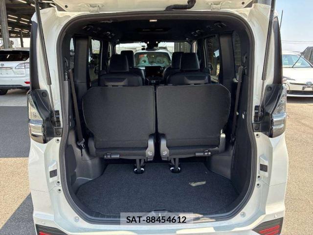 Toyota VOXY 2023-05 8055563-7
