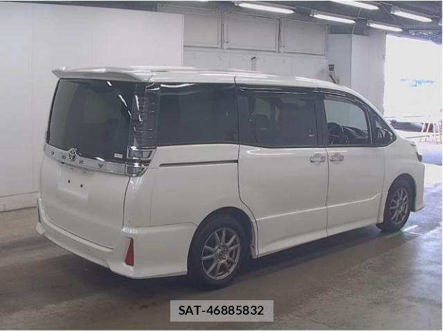 Toyota VOXY 2021-04 8055640-1