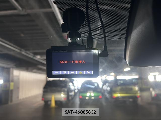 Toyota VOXY 2021-04 8055640-14