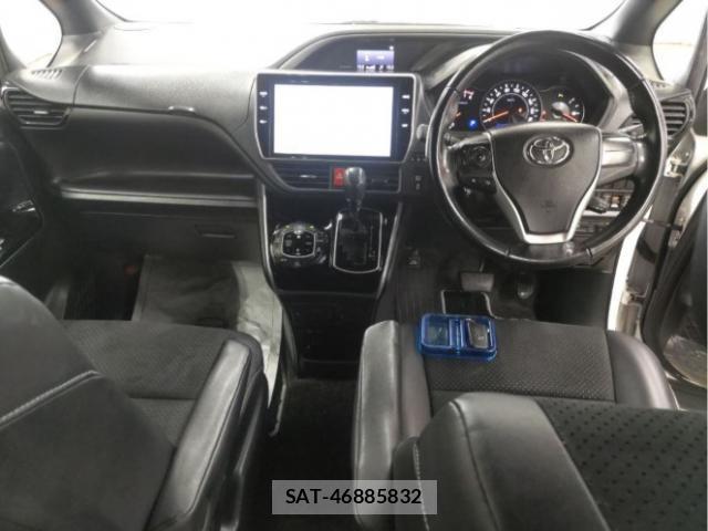 Toyota VOXY 2021-04 8055640-2