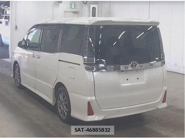 Toyota VOXY 2021-04 8055640-4