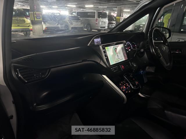 Toyota VOXY 2021-04 8055640-8