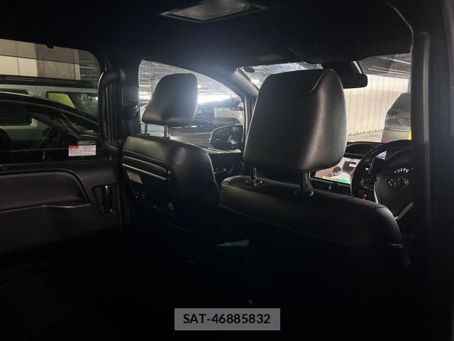 Toyota VOXY 2021-04 8055640-9