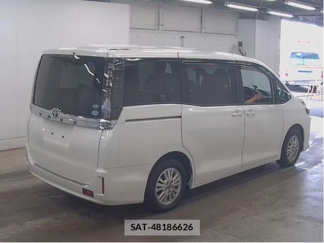 Toyota VOXY 2016-07 8055654-1