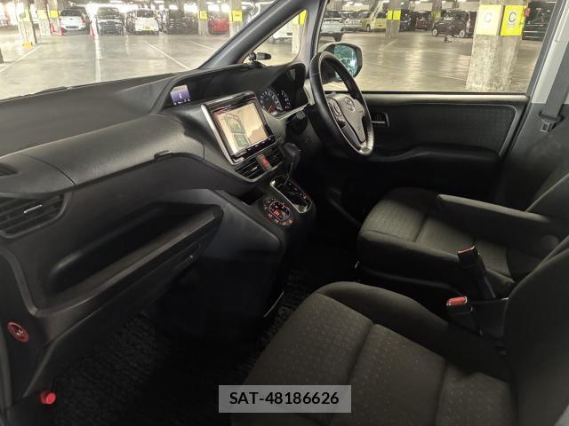 Toyota VOXY 2016-07 8055654-10