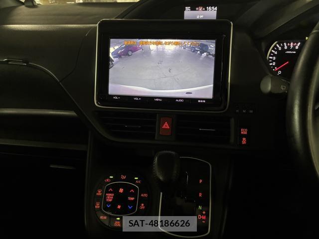 Toyota VOXY 2016-07 8055654-13