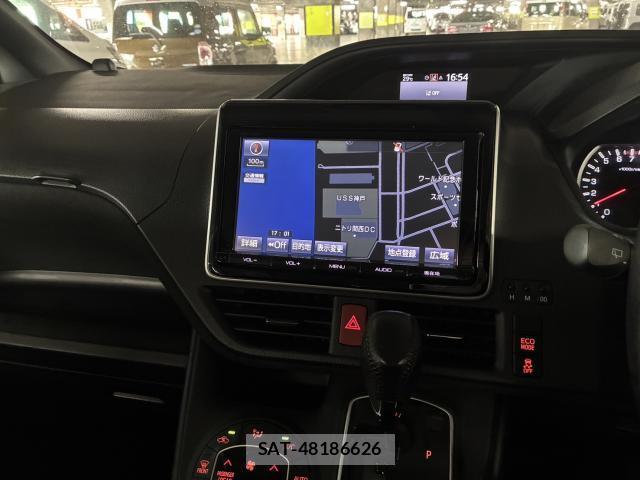 Toyota VOXY 2016-07 8055654-14