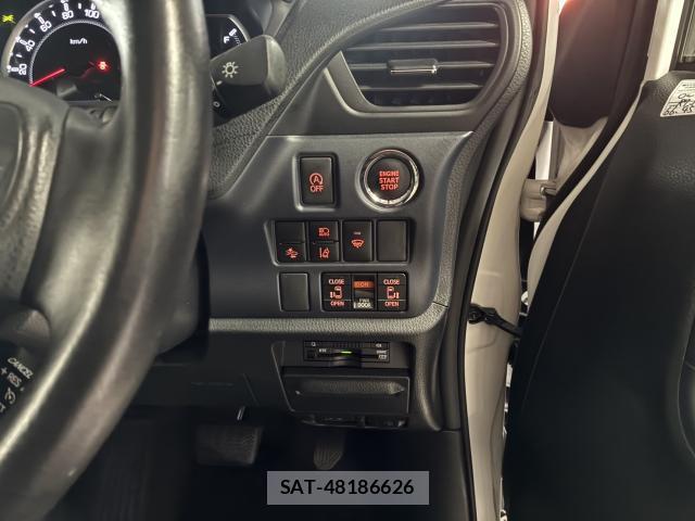Toyota VOXY 2016-07 8055654-16