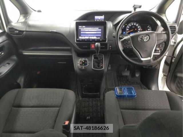 Toyota VOXY 2016-07 8055654-2