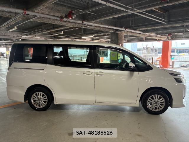 Toyota VOXY 2016-07 8055654-8